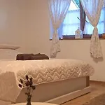 Kiscsermely Vendeghaz Ferienhaus *