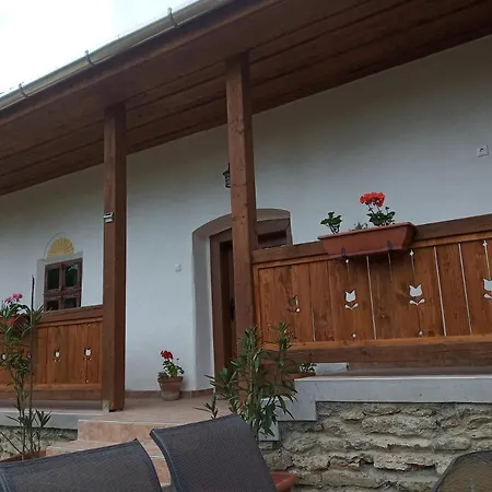 Kiscsermely Vendeghaz Holiday home
