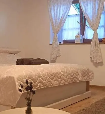 Kiscsermely Vendeghaz Holiday home *