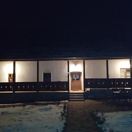 Kiscsermely Vendeghaz Tatil Evi