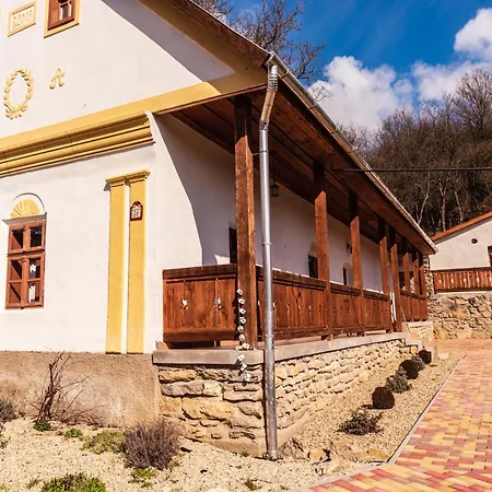 Kiscsermely Vendeghaz Tatil Evi